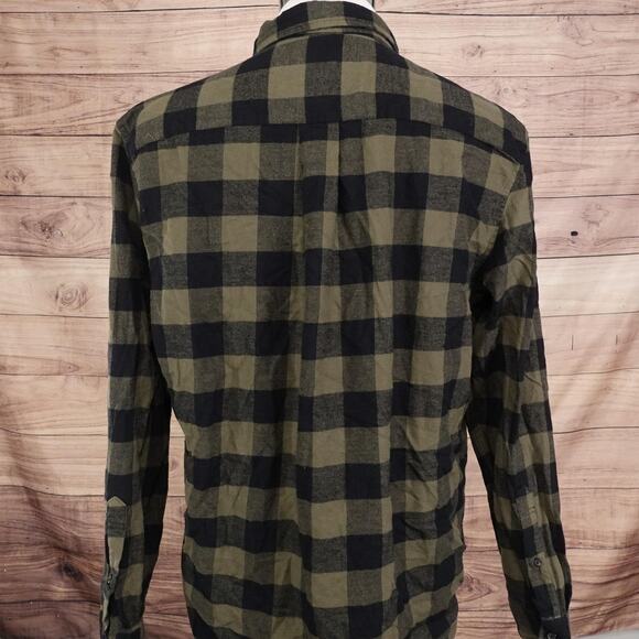 St John's Bay Shirt Mens Large Green Black Plaid Flannel Button Down Classic Fit - Picture 4 of 7
